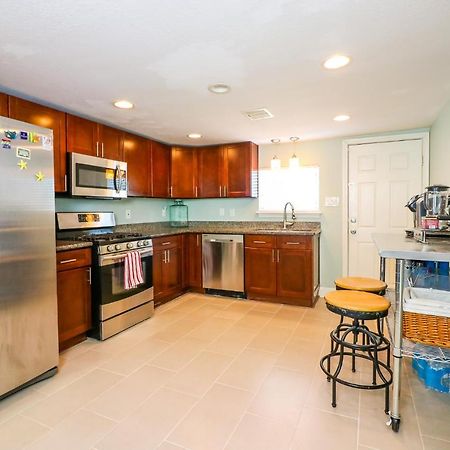Perfect Location Spacious Yard Coffee Bar At This Lovely Beach Home Galveston Exterior foto